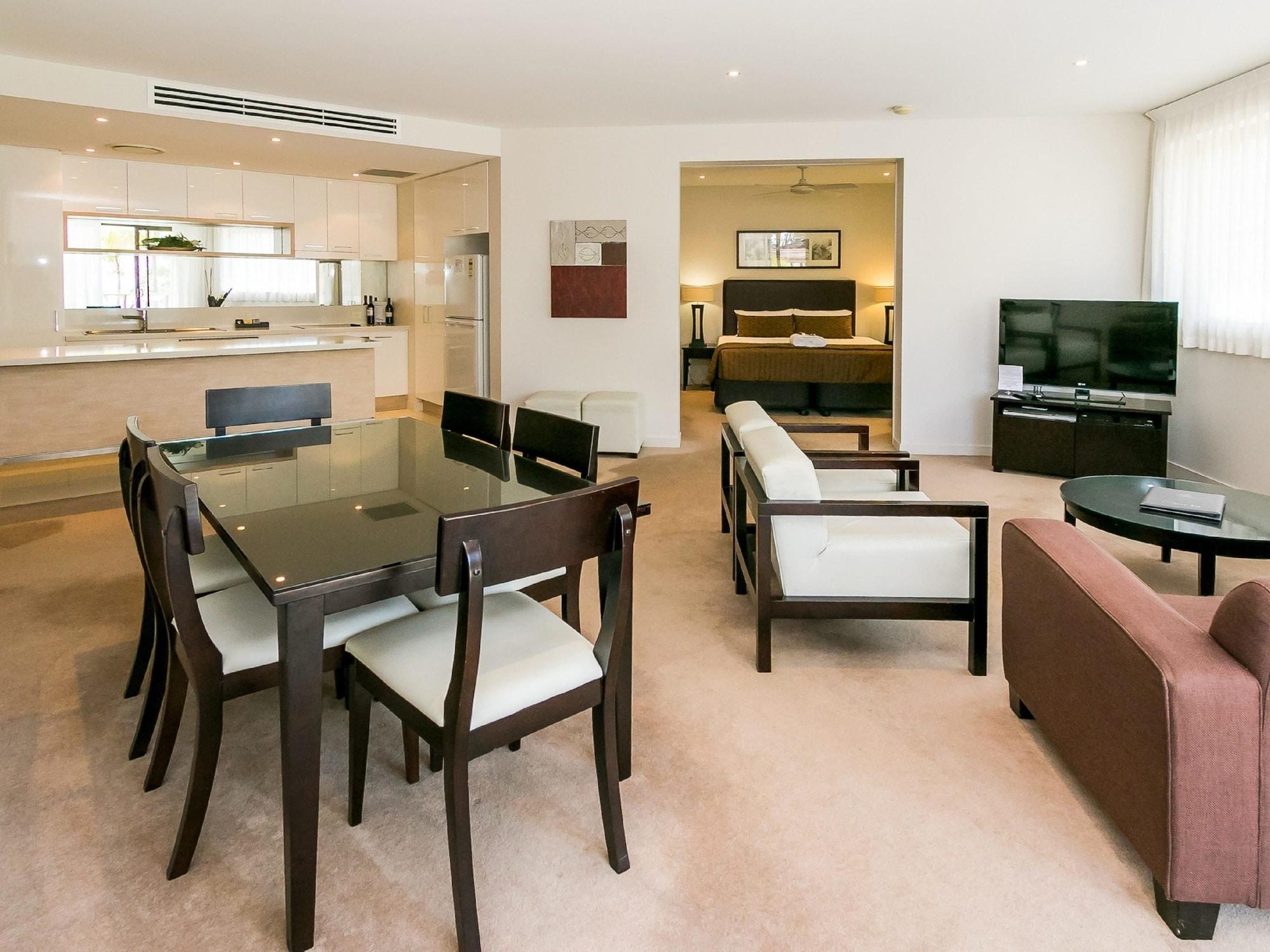 Grand Mercure Allegra Hervey Bay Exterior photo A typical apartment