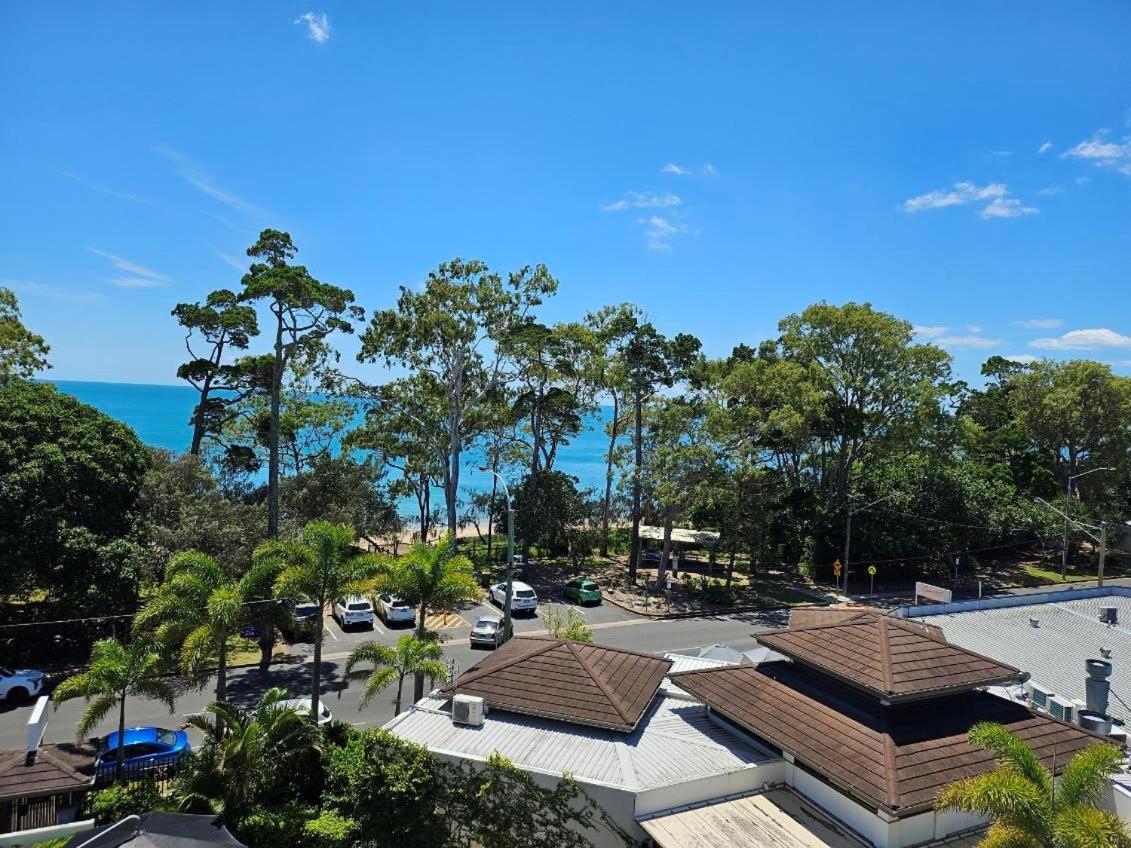 Grand Mercure Allegra Hervey Bay Exterior photo View of the beach from the hotel