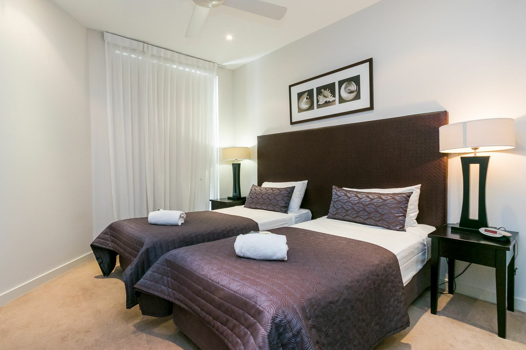 Grand Mercure Allegra Hervey Bay Exterior photo A bedroom at the Mantra on Broadbeach